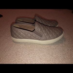 Steve Madden Slip on shoes